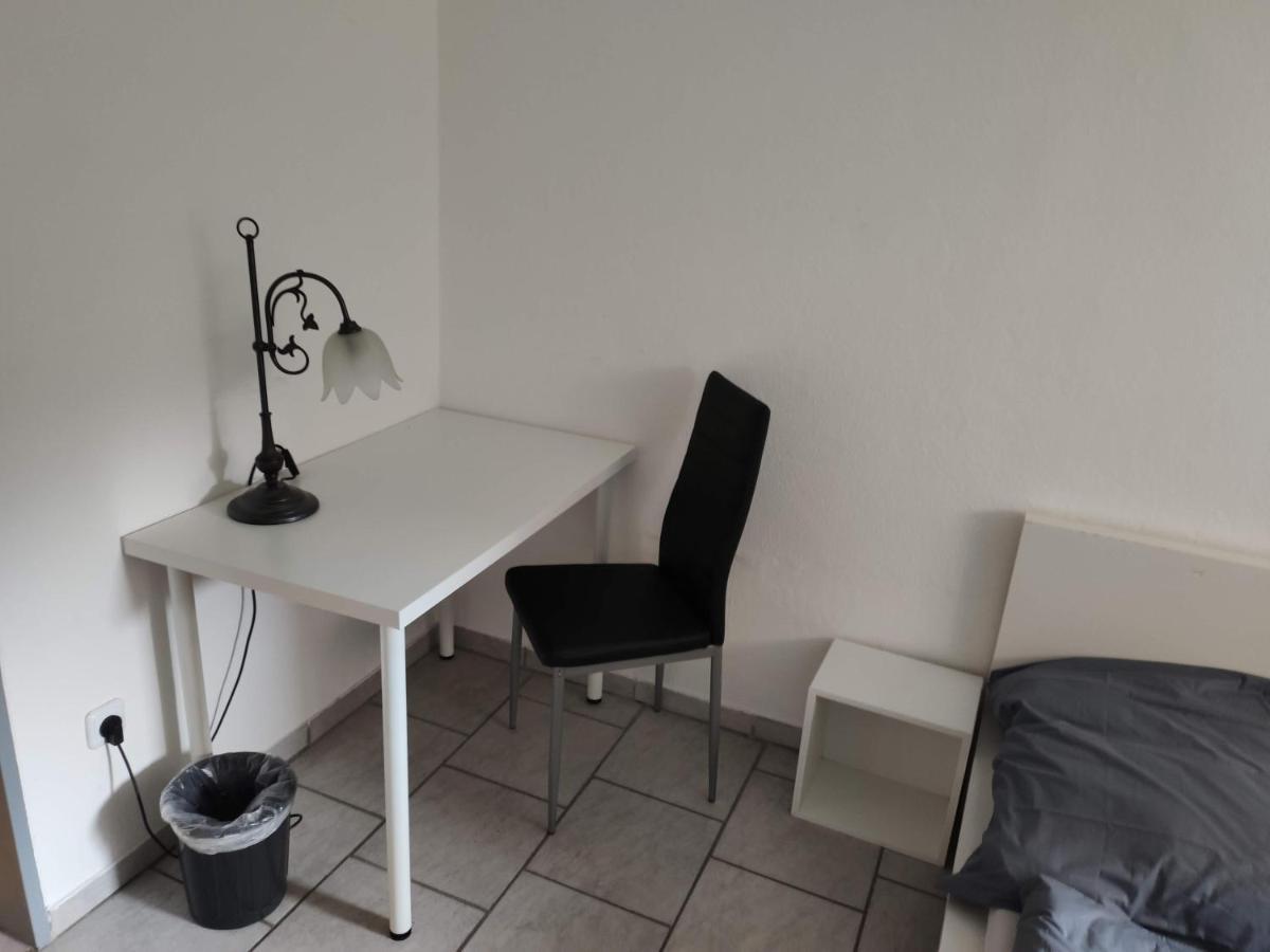 Schoenes Einfaches Zentrales Zimmer In Oldenburg Apartamento Exterior foto